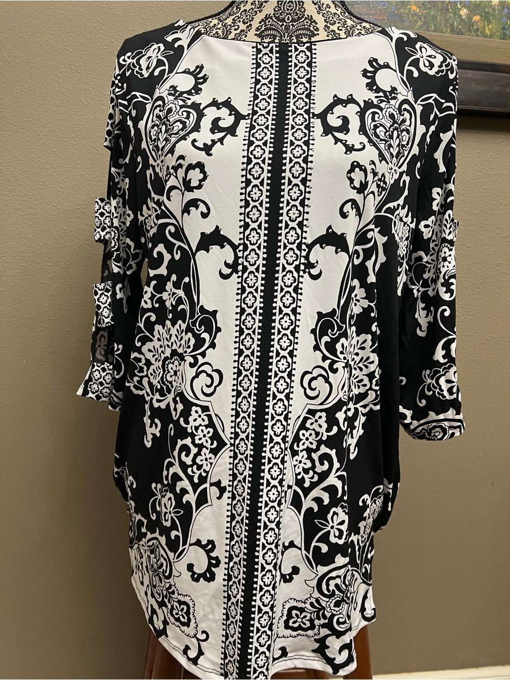 JM Collection Black and White Printed Tunic